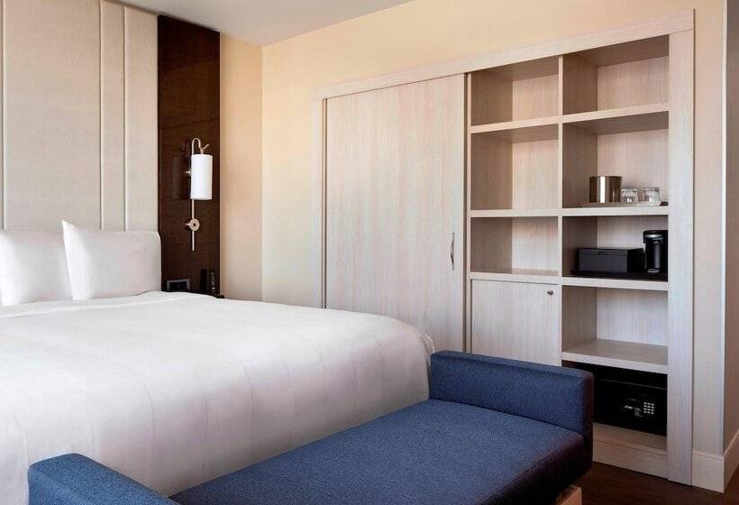 스탠다드 룸 더블 침대, Irvine Marriott