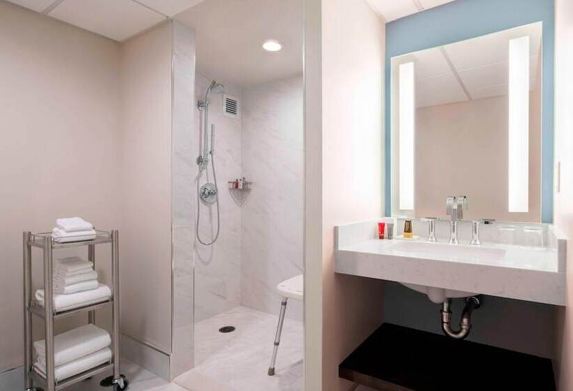 غرفه قياسيه سريرين مزدوجين, Irvine Marriott