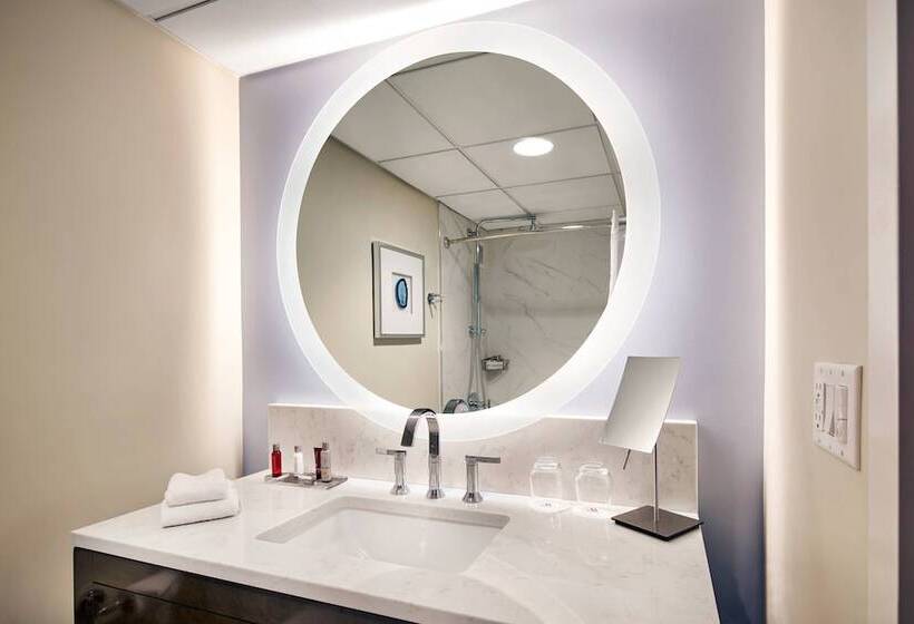 غرفه قياسيه سريرين مزدوجين, Irvine Marriott