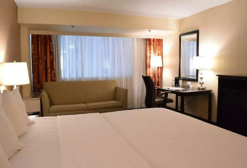 キングサイズベッドのスタンダードルーム, Quality Inn & Suites East Syracuse  Carrier Circle