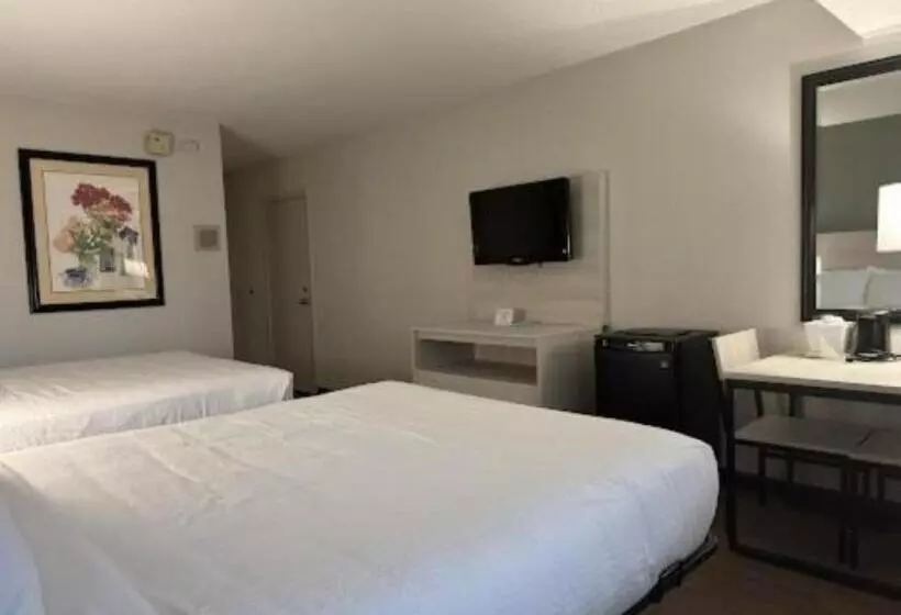 身障者適用スタンダードルーム, Quality Inn & Suites East Syracuse  Carrier Circle