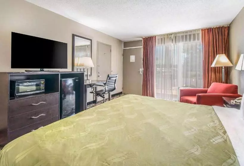 Standard-huone King-vuode, Quality Inn & Suites York East