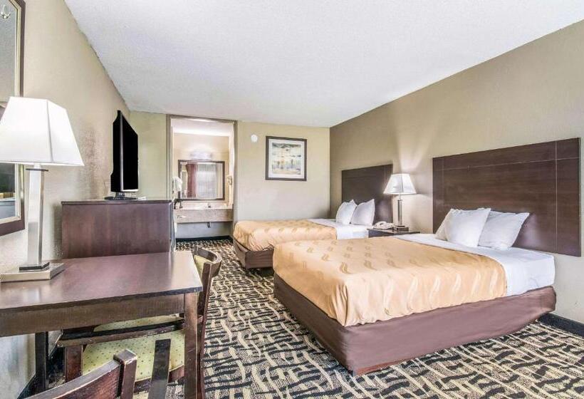 Номер Стандарт 2 Двуспальные Кровати, Quality Inn & Suites