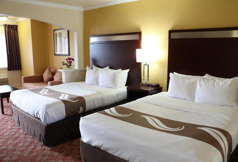 Люкс, Quality Inn Ukiah