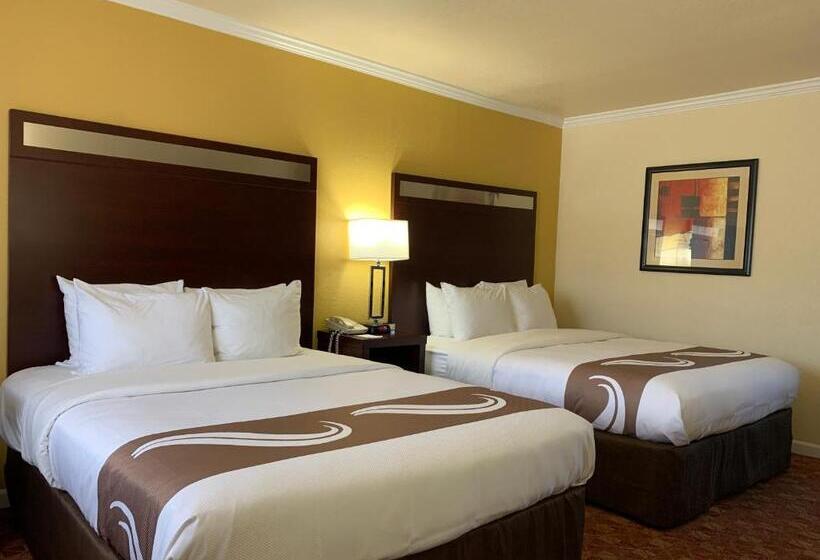 套房, Quality Inn Ukiah
