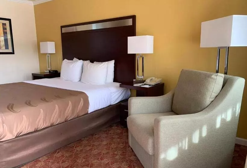 اتاق سوپریور برای معلولان, Quality Inn Ukiah