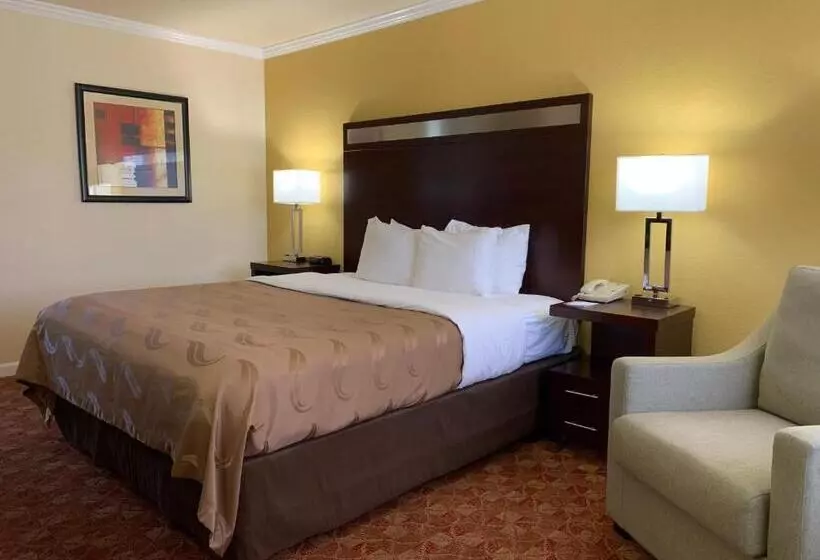 اتاق سوپریور برای معلولان, Quality Inn Ukiah