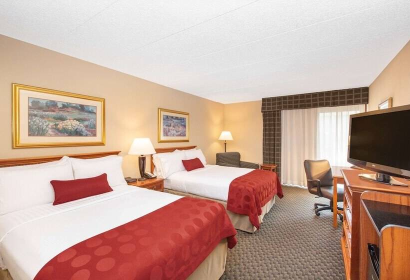 ２ダブルベッドのスタンダードルーム, Ramada By Wyndham Midtown Grand Island