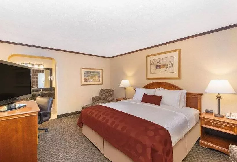 استودیوی لوکس, Ramada By Wyndham Midtown Grand Island