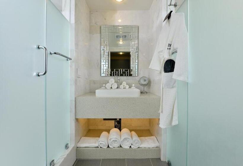 جناح سرير كينج, Voco Laguna Hills