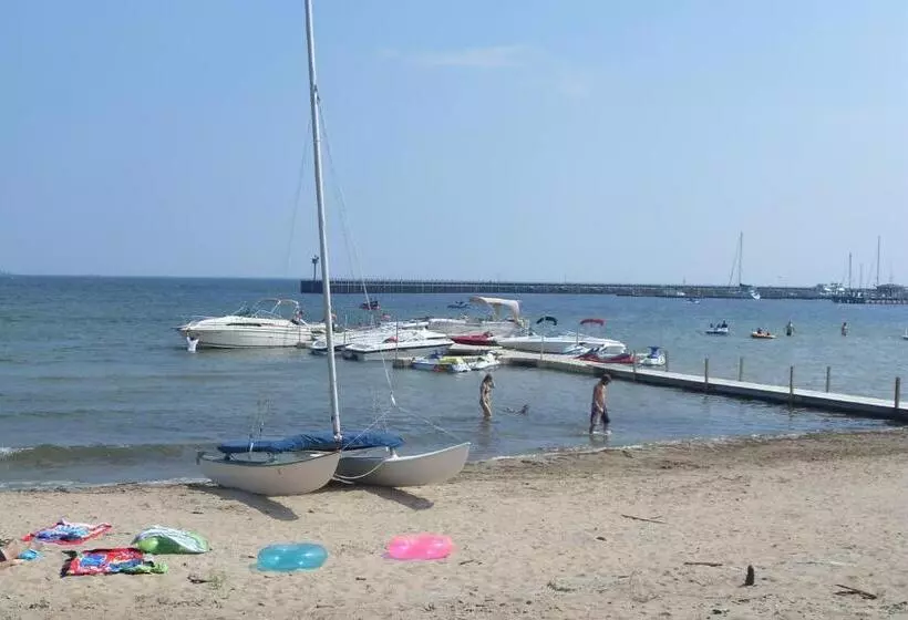 スタンダード４人部屋, Tawas Bay Beach Resort & Conference Center