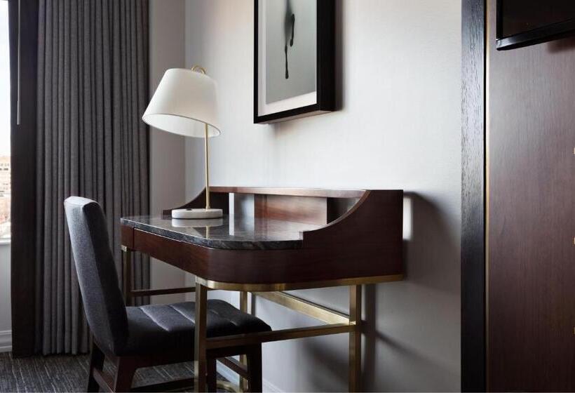 适合残疾人士使用的带超级大床的标准间, Boston Marriott Long Wharf