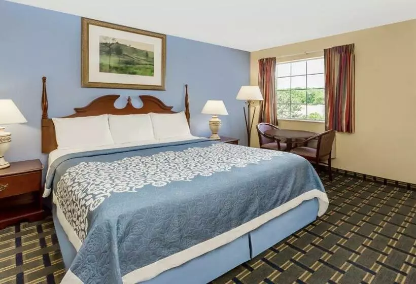 キングサイズベッドのスタンダードルーム, Days Inn By Wyndham Plymouth