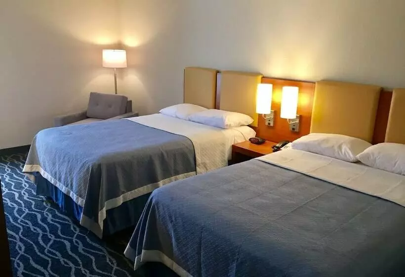 2ダブルベッドのスタンダードルーム, Days Inn & Suites By Wyndham Cincinnati North