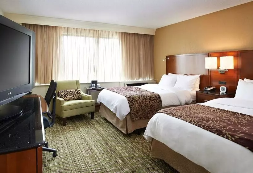 ２ダブルベッドのスタンダードルーム, Detroit Marriott Livonia