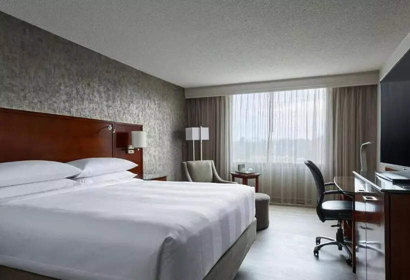 キングサイズベッドのスタンダードルーム, Hanover Marriott