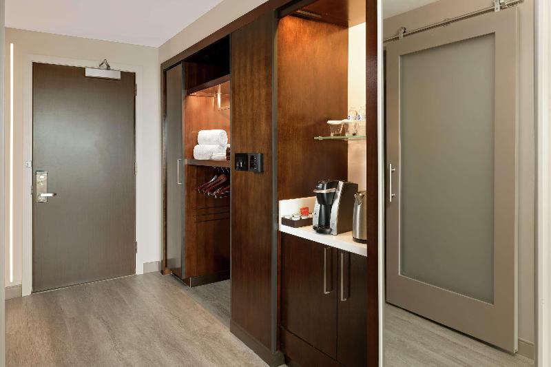 Номер Deluxe Кровать Кинг, Hilton Washington Dc National Mall The Wharf