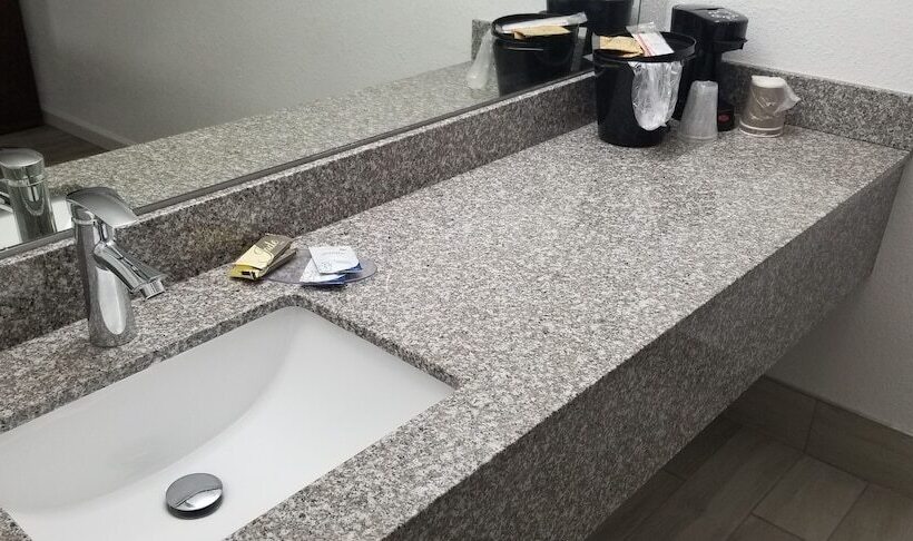 غرفه قياسيه سريرين مزدوجين, Key West Inn  Boaz