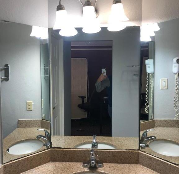 디럭스 룸, Kings Inn  Medical Downtown Midtown Memphis