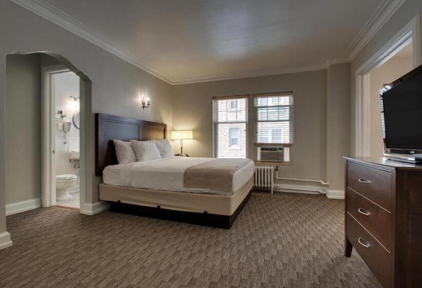 Полулюкс, Knickerbocker On The Lake