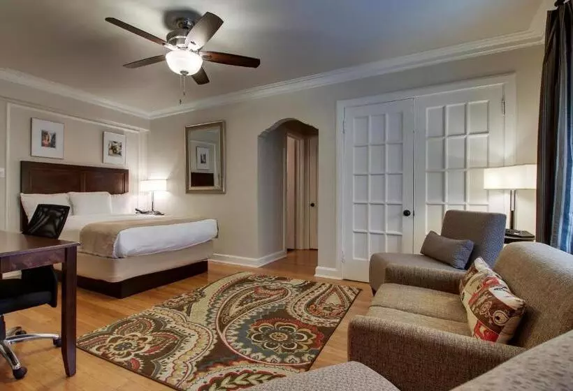 Junior Suite, Knickerbocker On The Lake