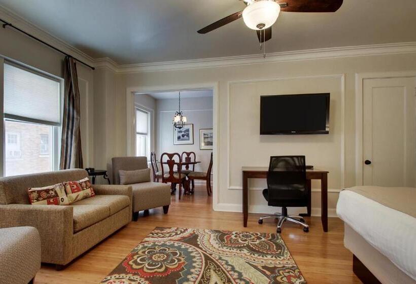 Полулюкс, Knickerbocker On The Lake