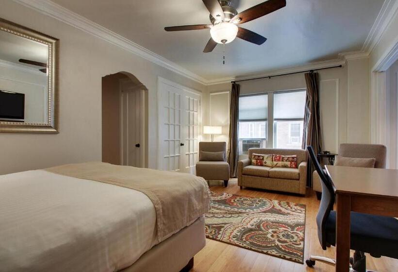 Полулюкс, Knickerbocker On The Lake