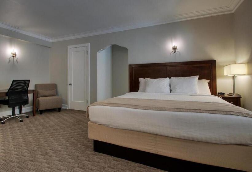 Полулюкс, Knickerbocker On The Lake