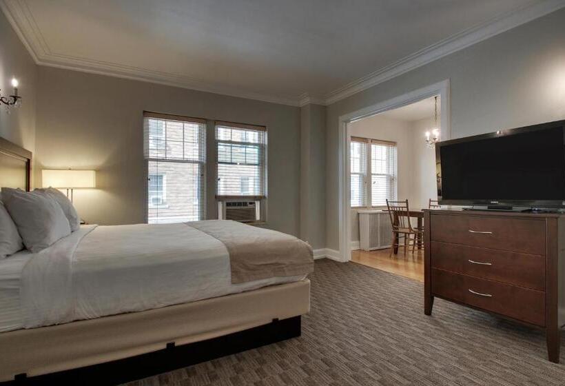 Полулюкс, Knickerbocker On The Lake