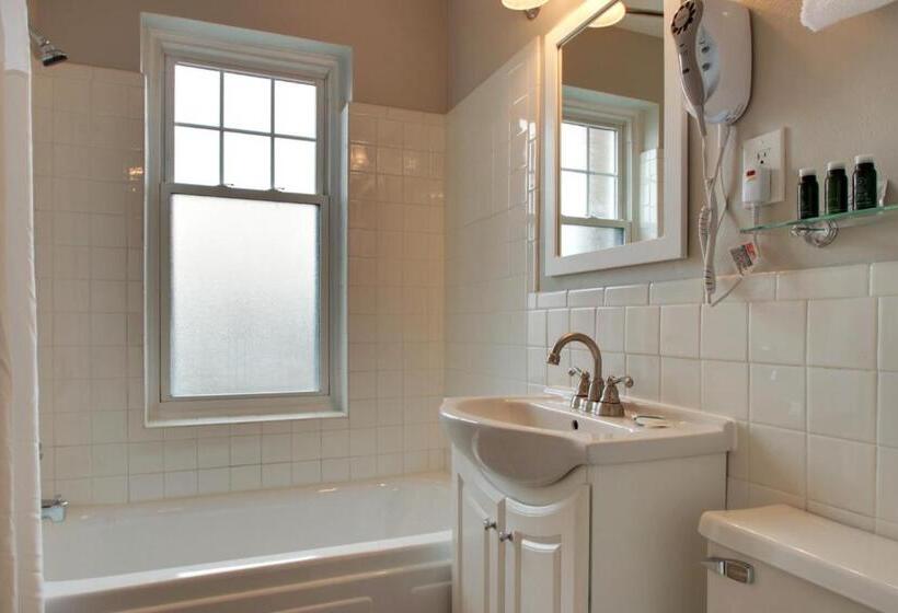 Люкс, Knickerbocker On The Lake