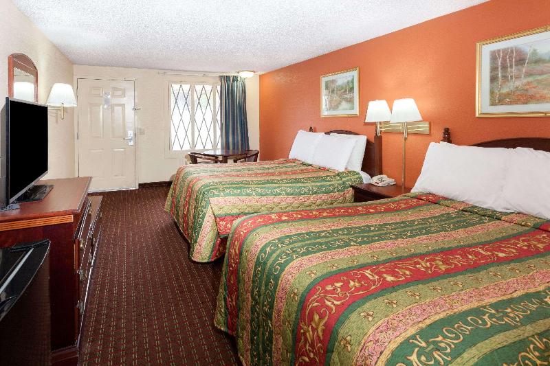 Номер Стандарт, Knights Inn Tucker