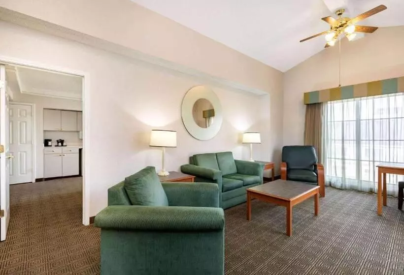 キングサイズベッドのスイートルーム, La Quinta Inn By Wyndham El Paso West