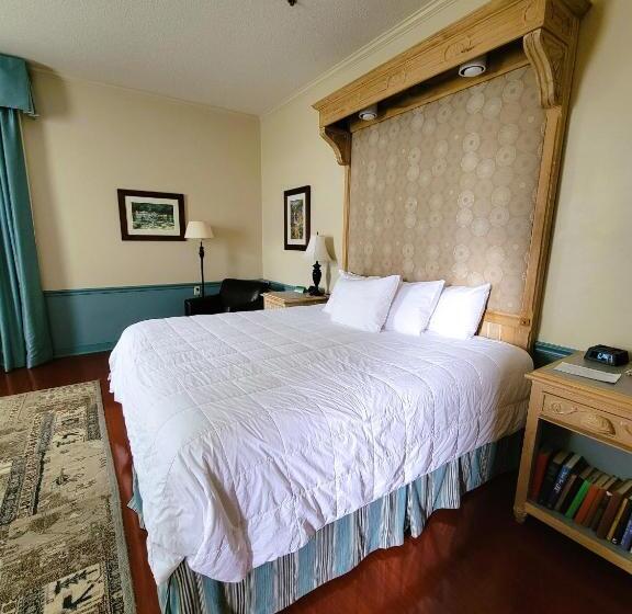 غرفة قياسية سرير كينج, La Tourelle Hotel & Spa