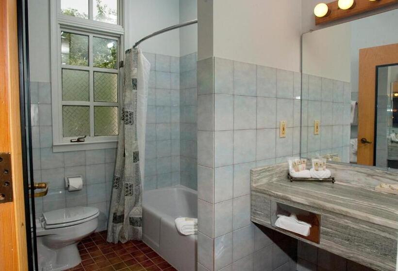 غرفة قياسية سرير كينج, La Tourelle Hotel & Spa