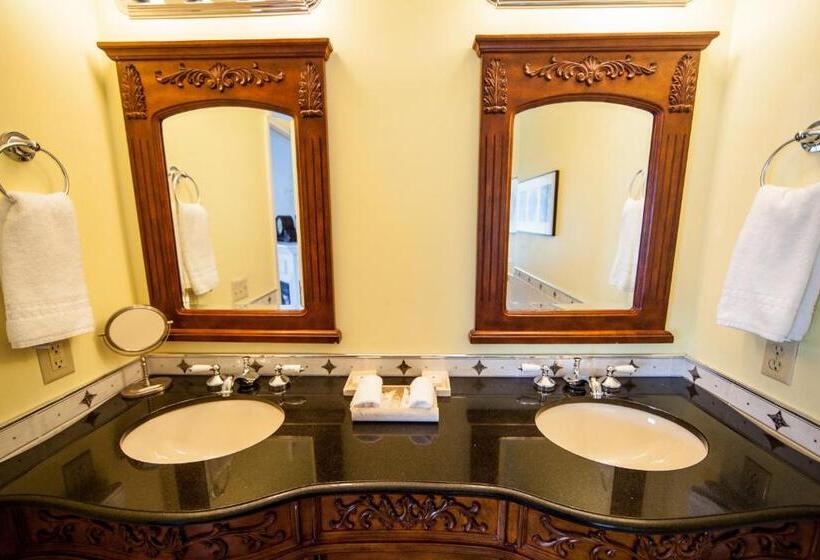 غرفة قياسية سرير كينج, La Tourelle Hotel & Spa