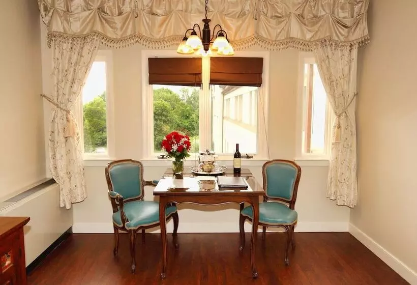 اتاق استاندارد, La Tourelle Hotel & Spa