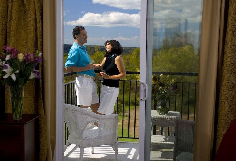 غرفة قياسية سرير كينج, La Tourelle Hotel & Spa