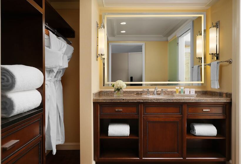 Номер Deluxe, Little America Hotel Salt Lake City