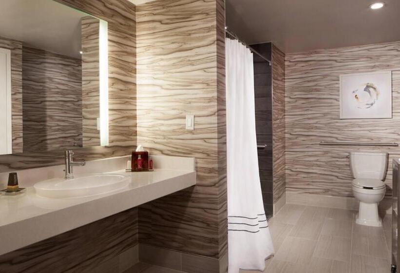 اتاق استاندارد با تخت بزرگ, Marriott Raleigh Durham Research Triangle Park