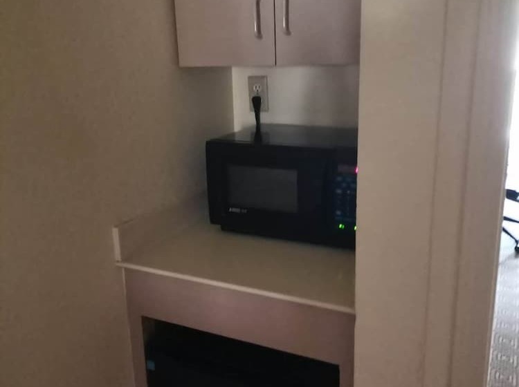 جناح جونيور, Super 8 By Wyndham San Antonio Near Seaworld Ingram Park