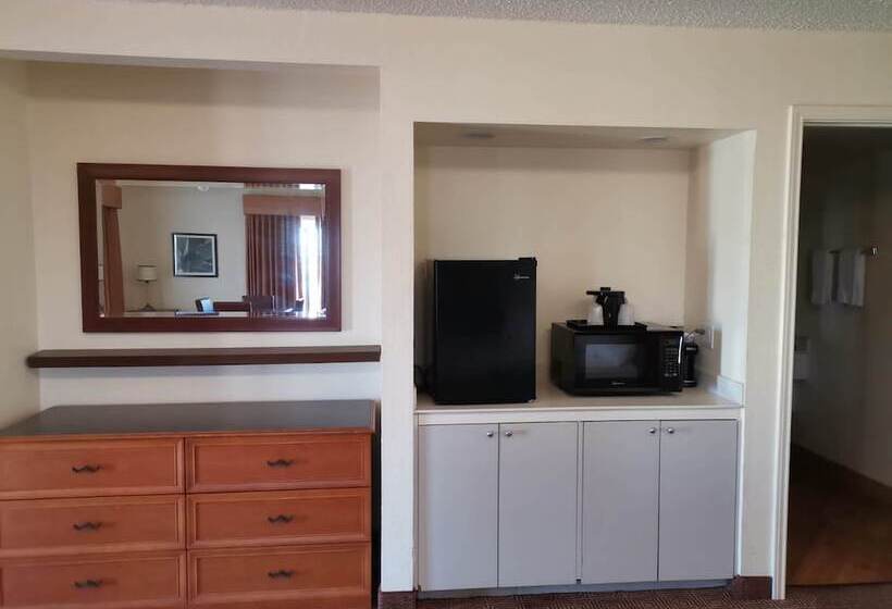 غرفة ديلوكس, Super 8 By Wyndham San Antonio Near Seaworld Ingram Park