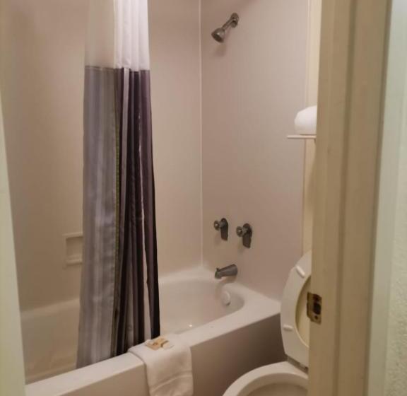 غرفة قياسية سرير كينج, Super 8 By Wyndham San Antonio Near Seaworld Ingram Park