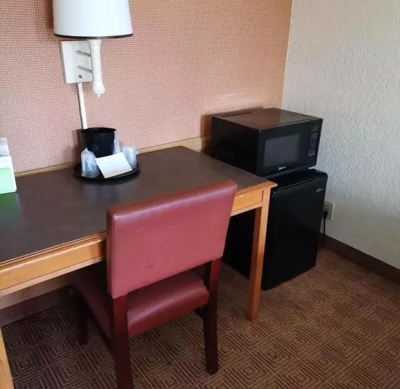 身障者適用キングサイズベッドルーム, Super 8 By Wyndham San Antonio Near Seaworld Ingram Park