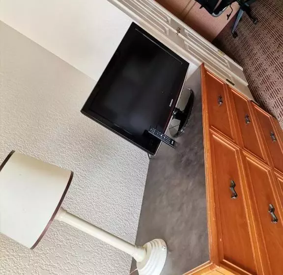 キングサイズベッドのスイートルーム, Super 8 By Wyndham San Antonio Near Seaworld Ingram Park