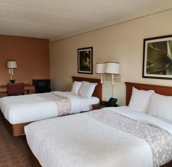 غرفة ديلوكس, Super 8 By Wyndham San Antonio Near Seaworld Ingram Park
