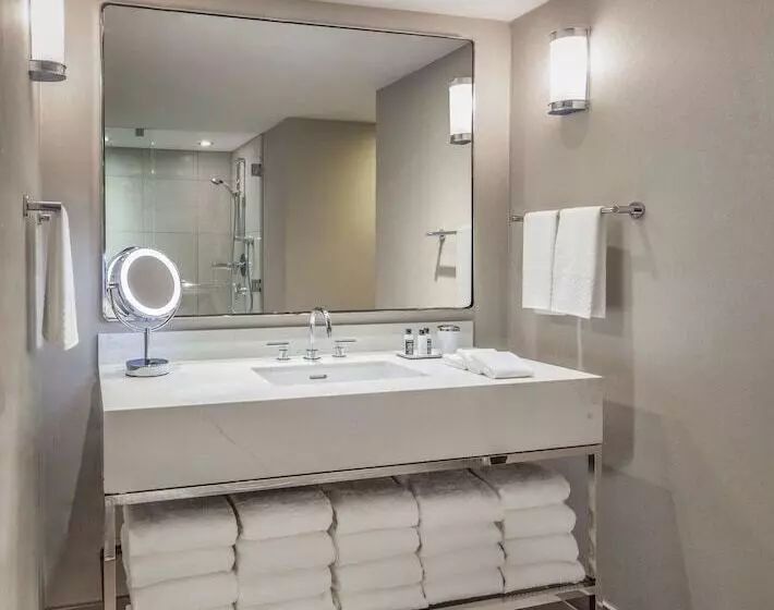 Presidenttisviitti, The Marquette Hotel, Curio Collection By Hilton