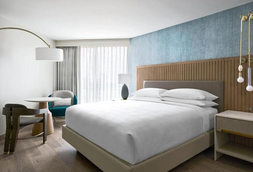 Люкс Deluxe Кровать Кинг, Vea Newport Beach, A Marriott Resort & Spa