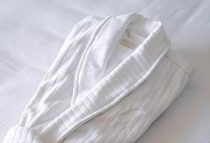 اتاق استاندارد با تخت بزرگ برای معلولان, Vea Newport Beach, A Marriott Resort & Spa
