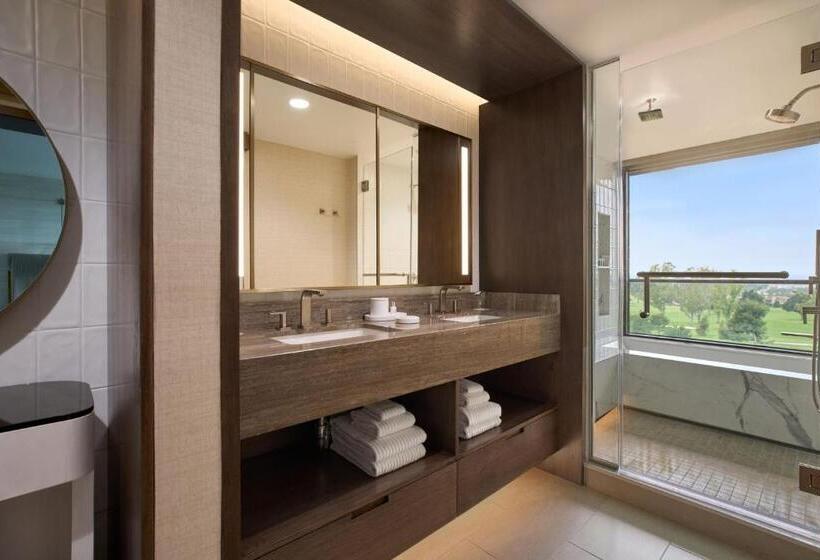 غرفة قياسية سرير كينج, Vea Newport Beach, A Marriott Resort & Spa