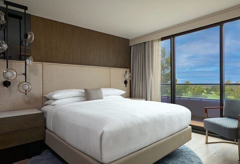 Люкс 4 Спальни, Vea Newport Beach, A Marriott Resort & Spa